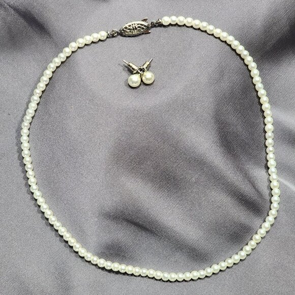 Jewelry - Delicate 15" Simulated Small Pearl Necklace & Earring Set w/Silver Tone Clasp